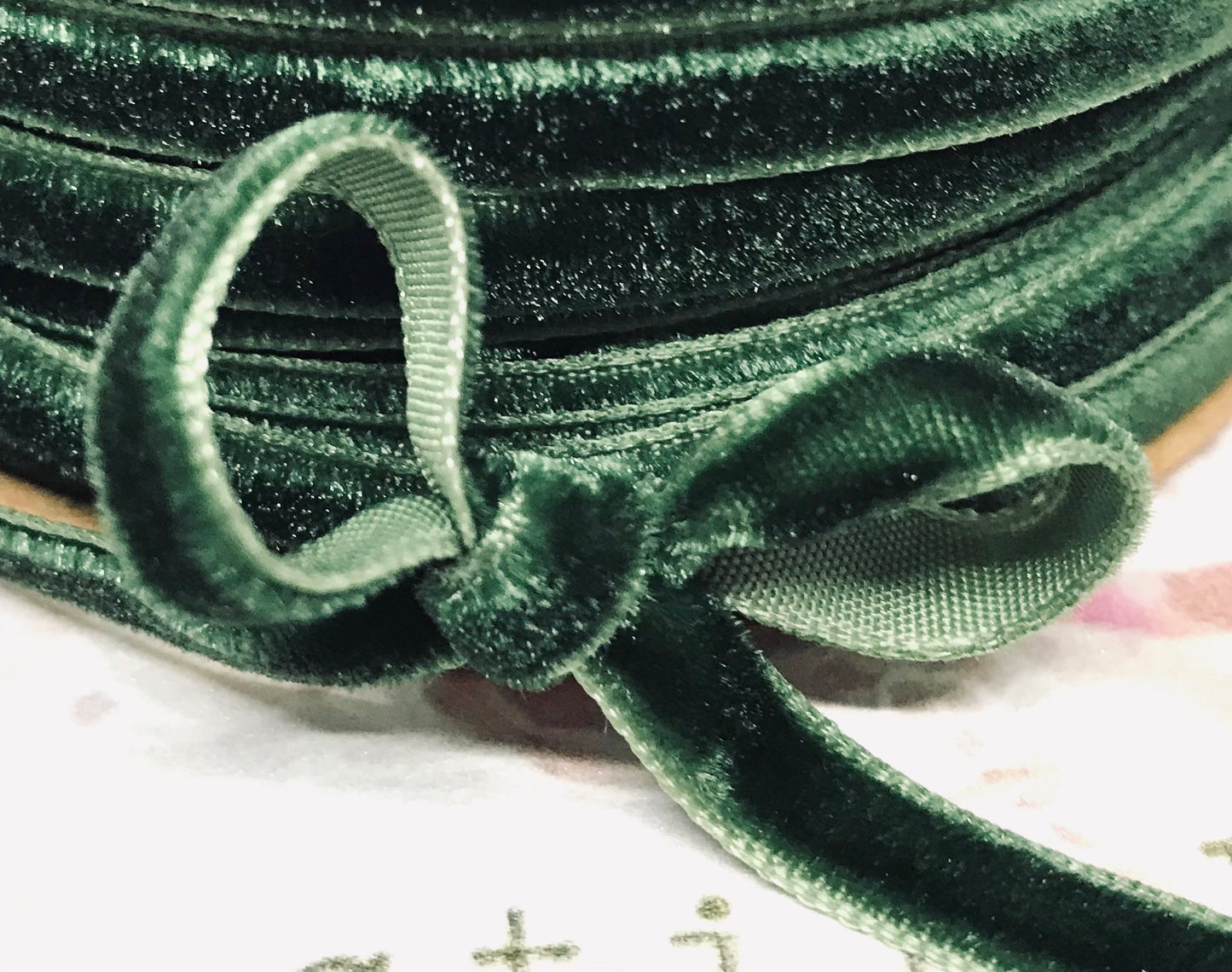 Vandoros Evergreen New Velvet Ribbon 6mm